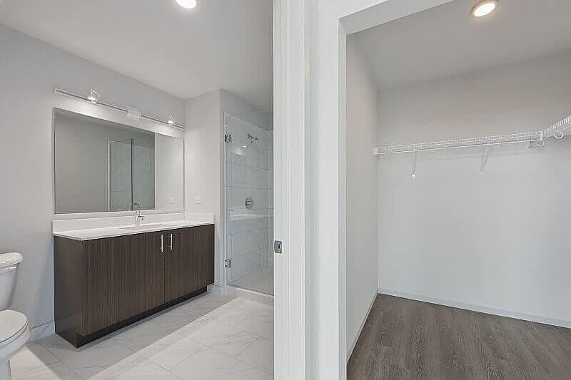 1st image of 806 N Dearborn St #1901