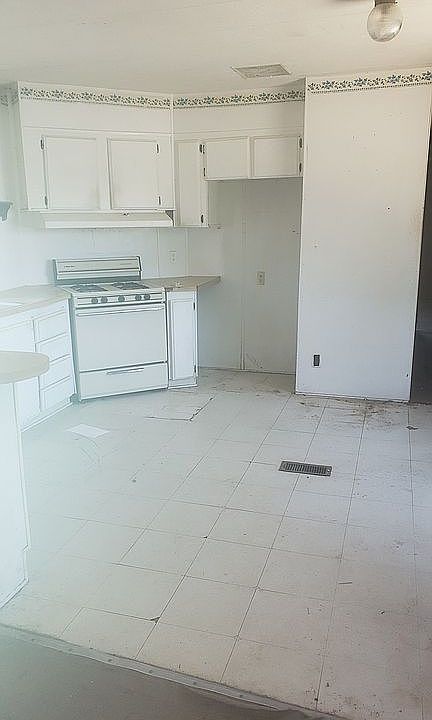 2nd image of 3138 E Northfield Ave