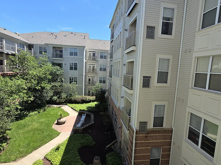2791 Centerboro Dr #290 — Photo 23