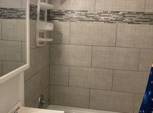 32204 Hillsdale Ct, Westland, MI 48186