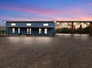 4926 W Old Lockhart Rd, Muldoon, TX 78949