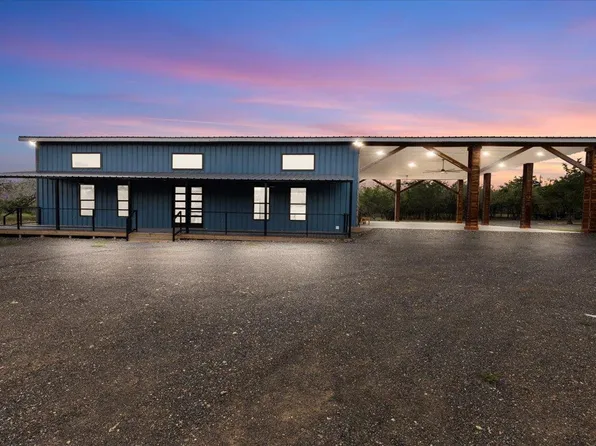 4926 W Old Lockhart Rd, Muldoon, TX 78949