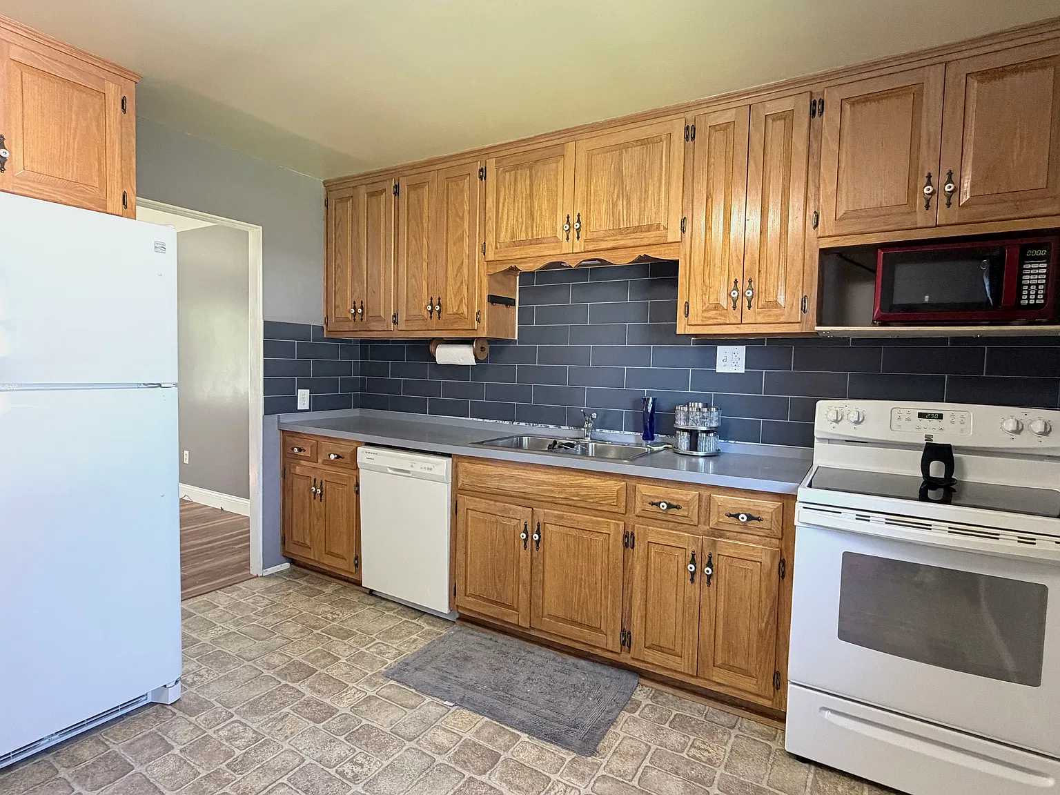 3 bed, $1,675 — Photo 4