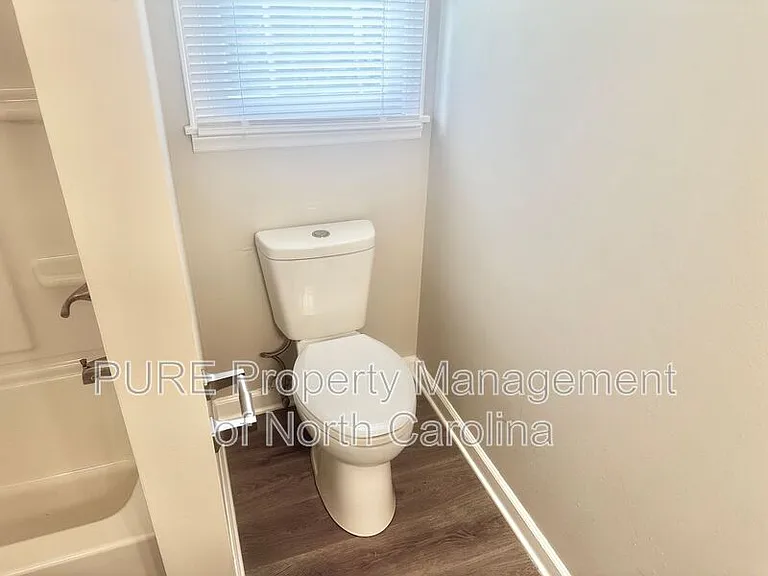 916 W 5th Ave #A — Photo 19