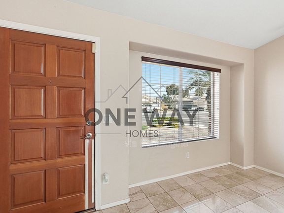 5th image of 819 E Cindy St