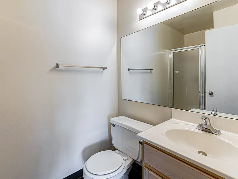 Regency Place Apartments — Photo 49
