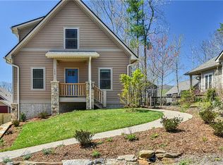 126 Craggy St, Black Mountain, NC 28711