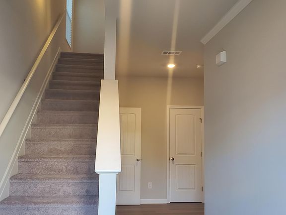 3rd image of 237 Aimes Dr