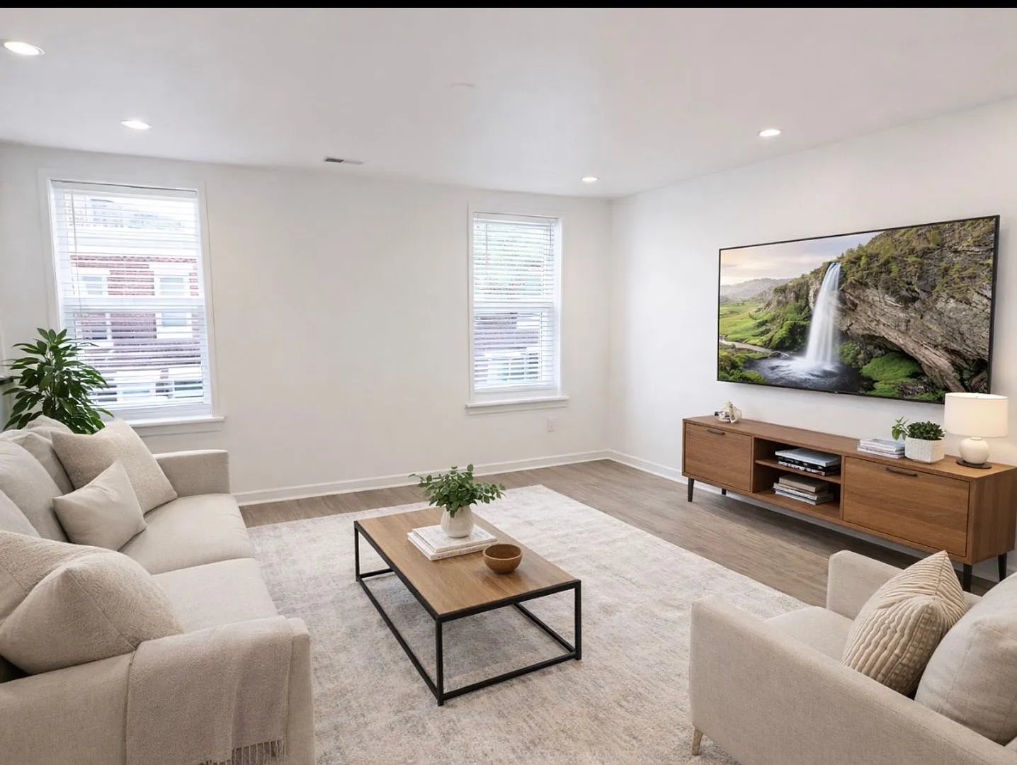 2217 Reed St — Photo 1