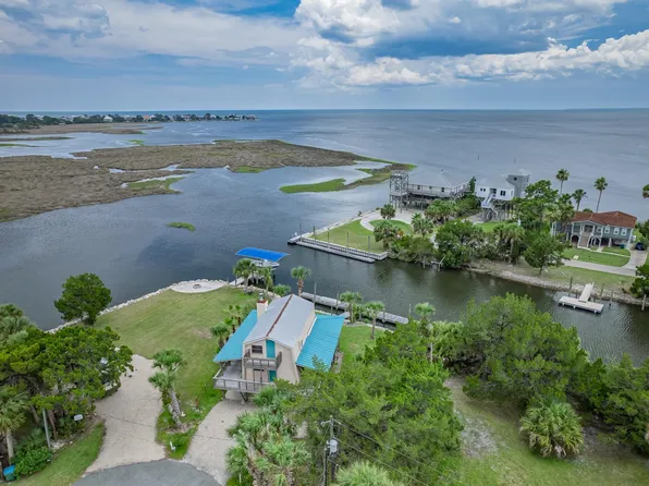94 Gulf Breeze Dr, Crawfordville, FL 32327