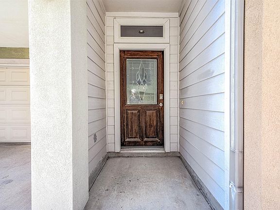 4th image of 5723 Petty St