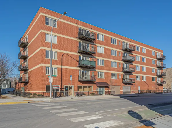 2158 W Grand Ave #203, Chicago, IL 60622