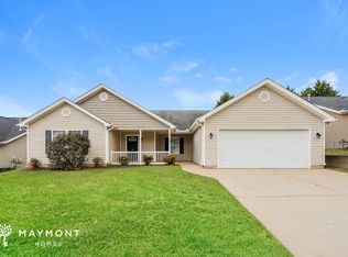 8 Landing Ln, Simpsonville, SC 29681