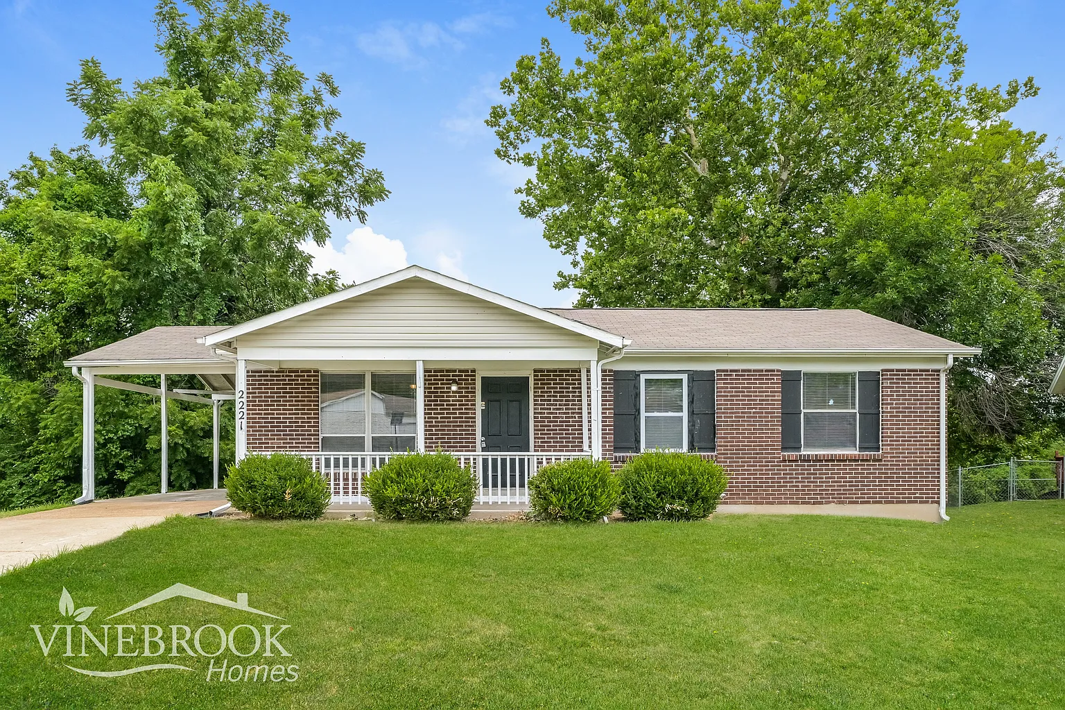 2221 Larbrook Dr photo 1