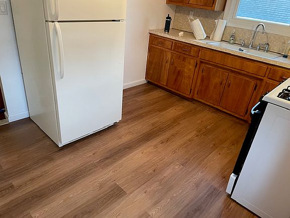 3rd image of 232 Catherine Ave #1