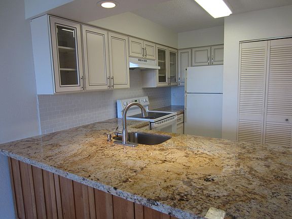 2nd image of 3930 S Roosevelt Blvd APT 212E