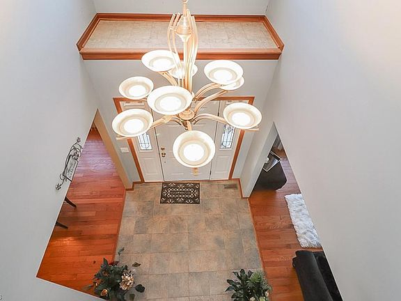 3rd image of 24526 Rushmore Dr