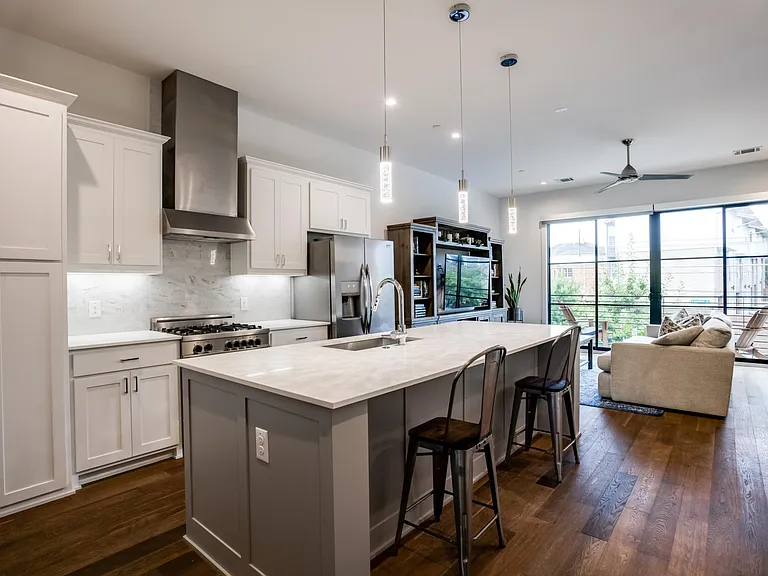 5122 Capitol Ave #103 — Photo 1