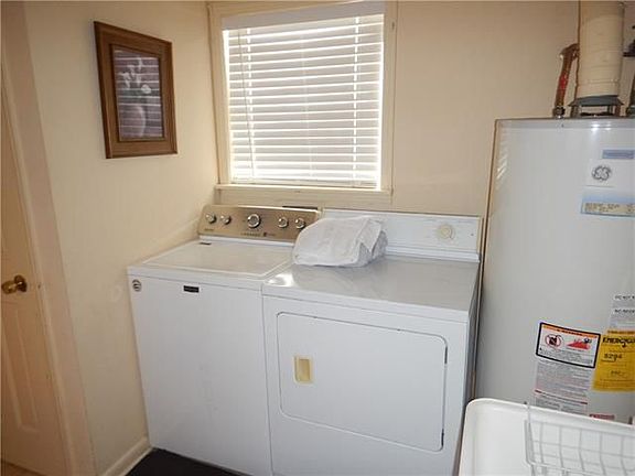 4th image of 137 Meadowbrook Dr