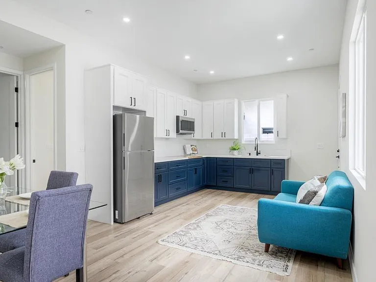 962 Florence St #1B — Photo 2
