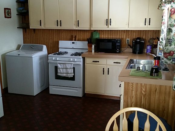 4th image of 179 Holland Ave