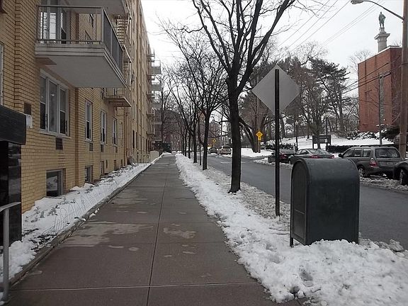 4th image of 2736 Independence Ave APT 1H