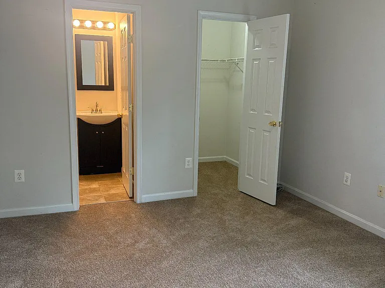 2202 Commissary Cir #208 — Photo 22