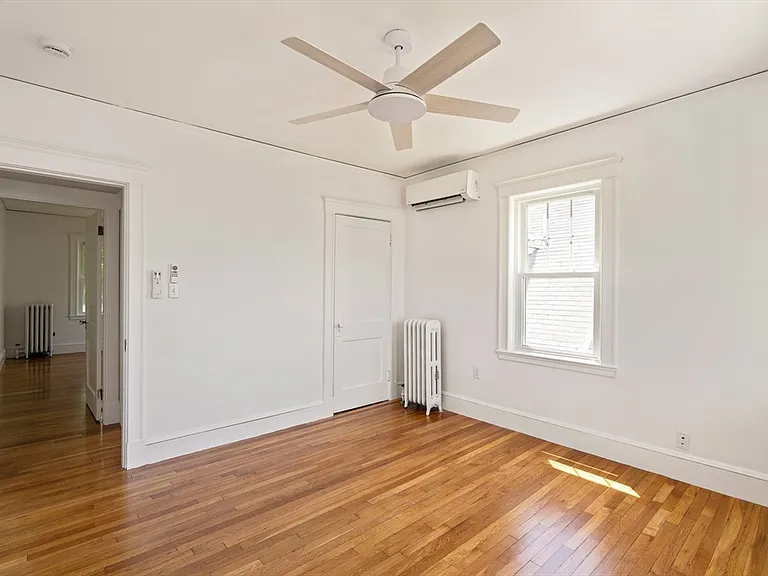 8-10 York Ave #10 — Photo 13
