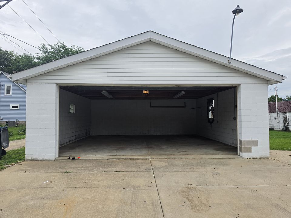 2nd image of 1341 W Station St