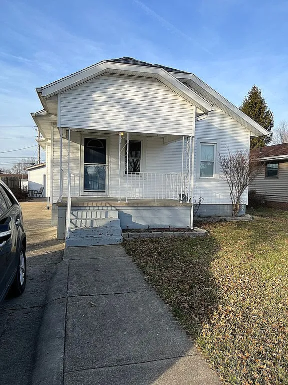 1225 Charlevoix Ave photo 1