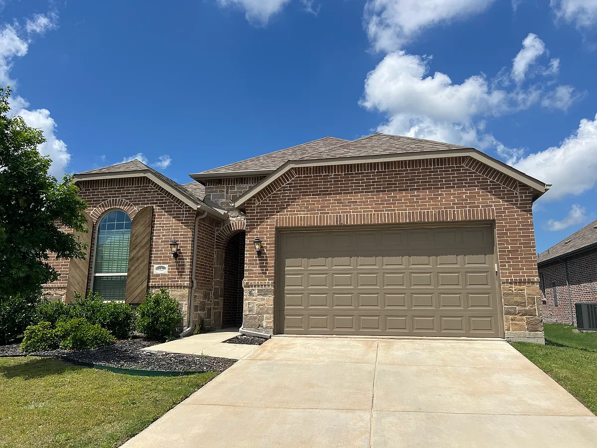 Building Photo - 1120 Sheldon Dr