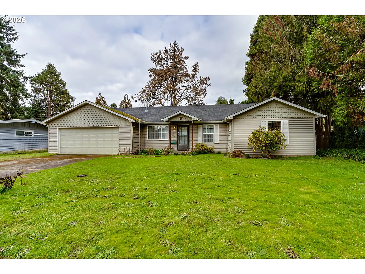 329 Dean Ave photo 1