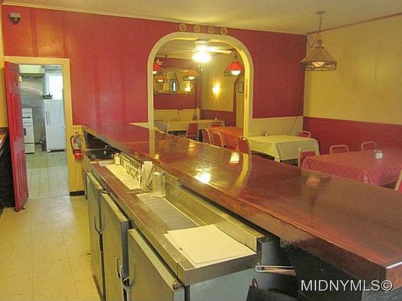 3rd image of 152 Whitesboro St