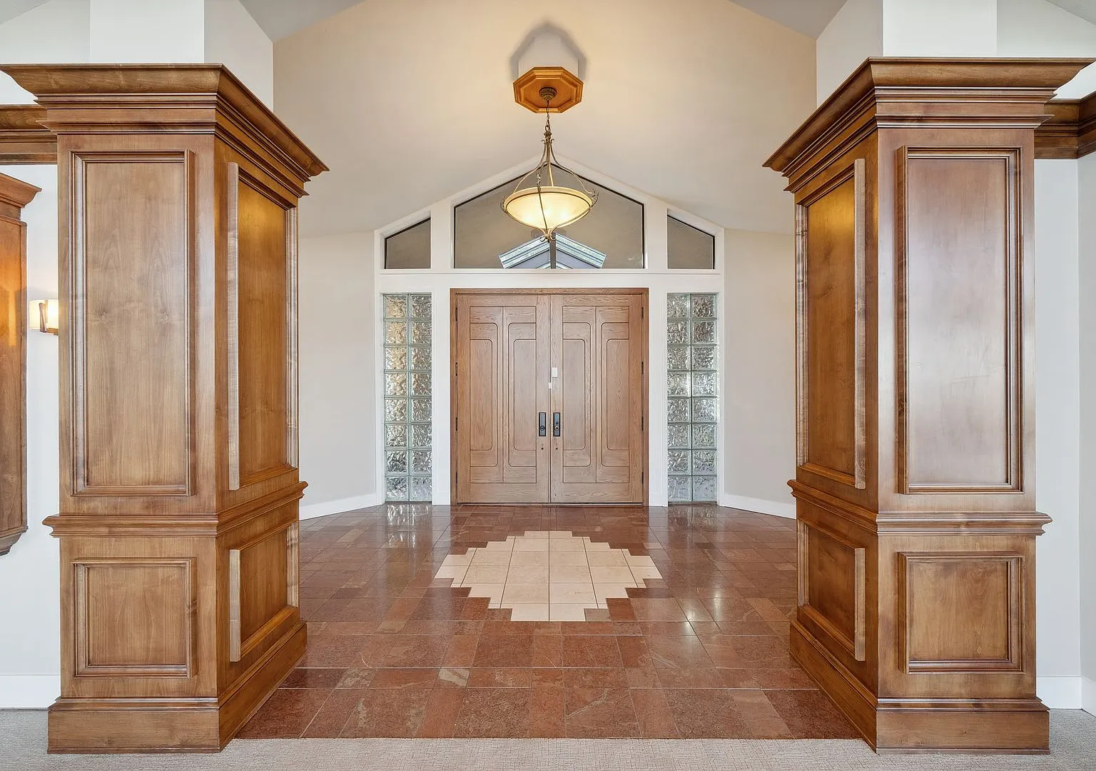 Pleasanton 4 bed / 4 bath Ultra-Private 1.3-Acre Sanctuary with Panoramic Views, pool and spa — Photo 2