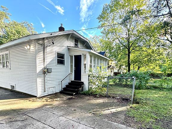 4th image of 1043 Ada Ave