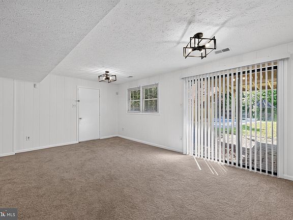5th image of 2861 Ridge Rd