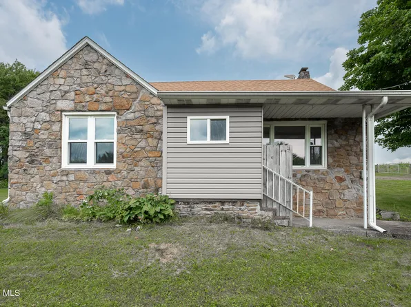 108 Fenchak Rd, Colver, PA 15927