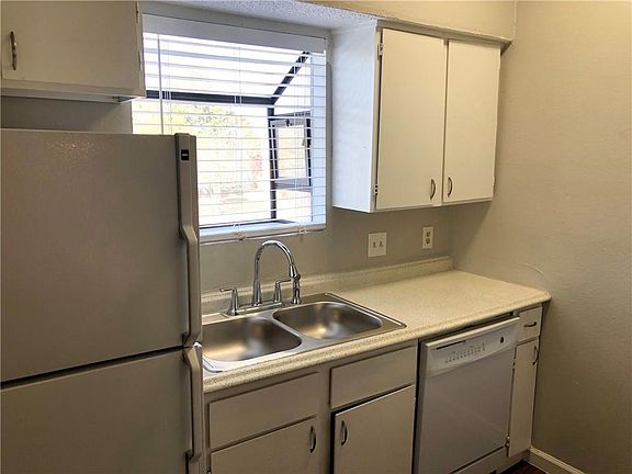 3rd image of 9509 Kempler Dr APT D