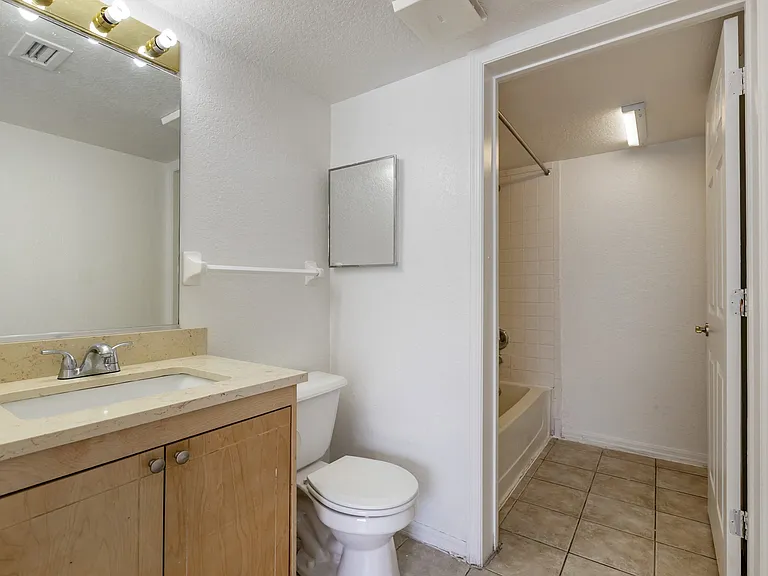 Mariner's Cove Apartments — Photo 20