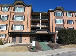 1227 S Old Wilke Rd APT 306, Arlington Heights, IL 60005