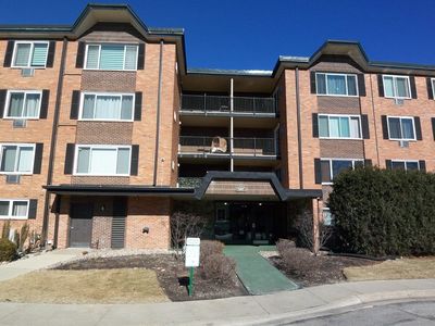 1227 S Old Wilke Rd APT 306, Arlington Heights, IL, 60005