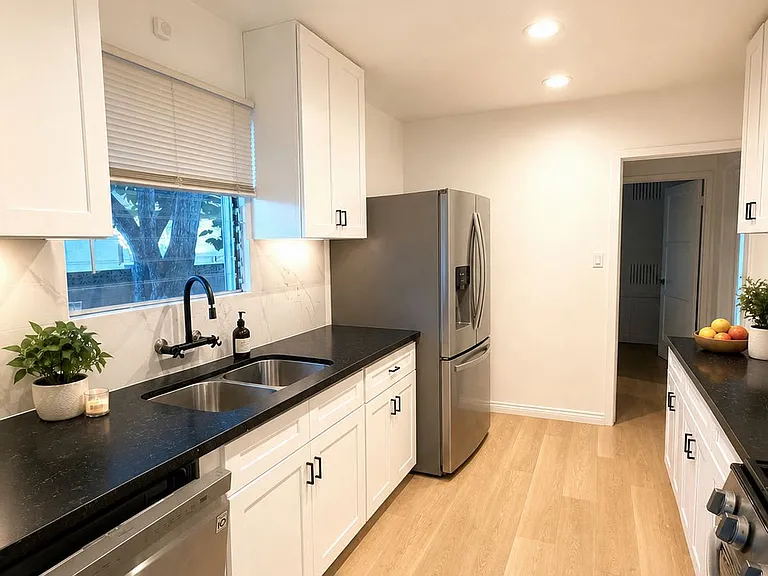 12612 Martha St — Photo 7