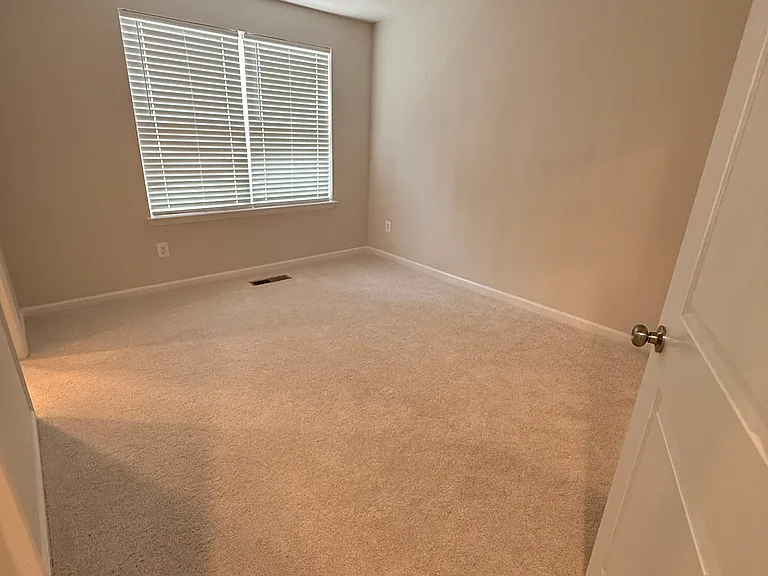 8728 Pioneer Hill Dr — Photo 28