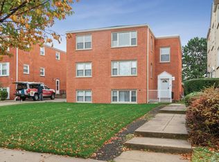 8423 W Oak Ave APT 3, Niles, IL 60714