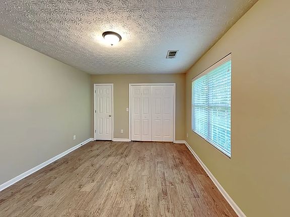4th image of 50 Hidden Brook Trl