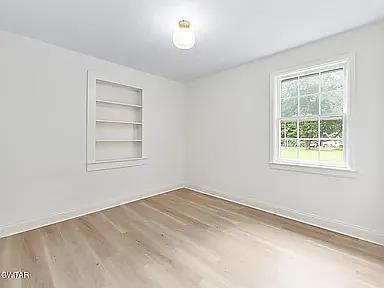 402 Edgewood St — Photo 7