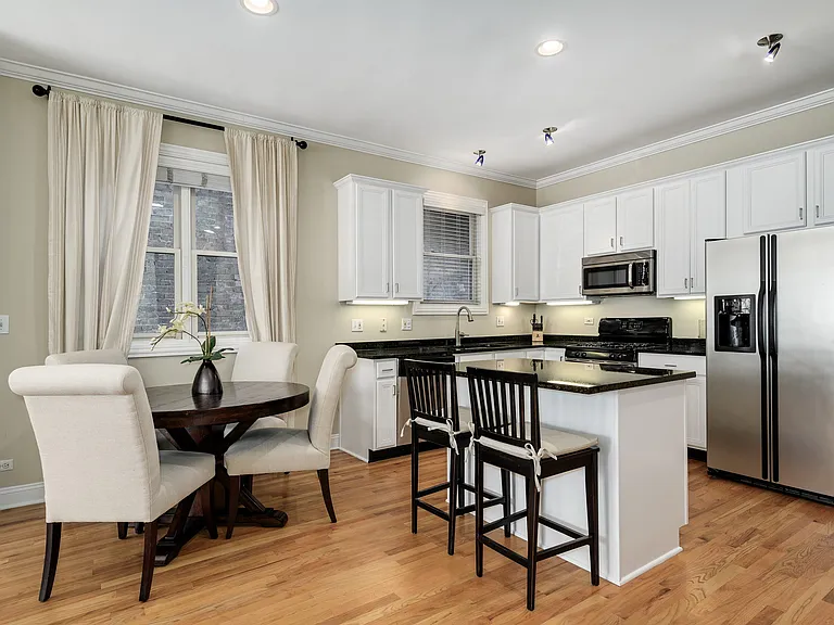 2512 W Thomas St #1 — Photo 5