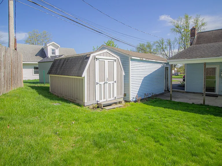7 David Rd — Photo 4