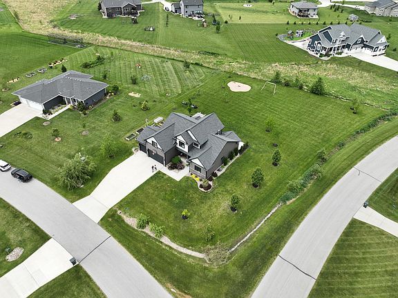 3rd image of 5467 Windrose Ln