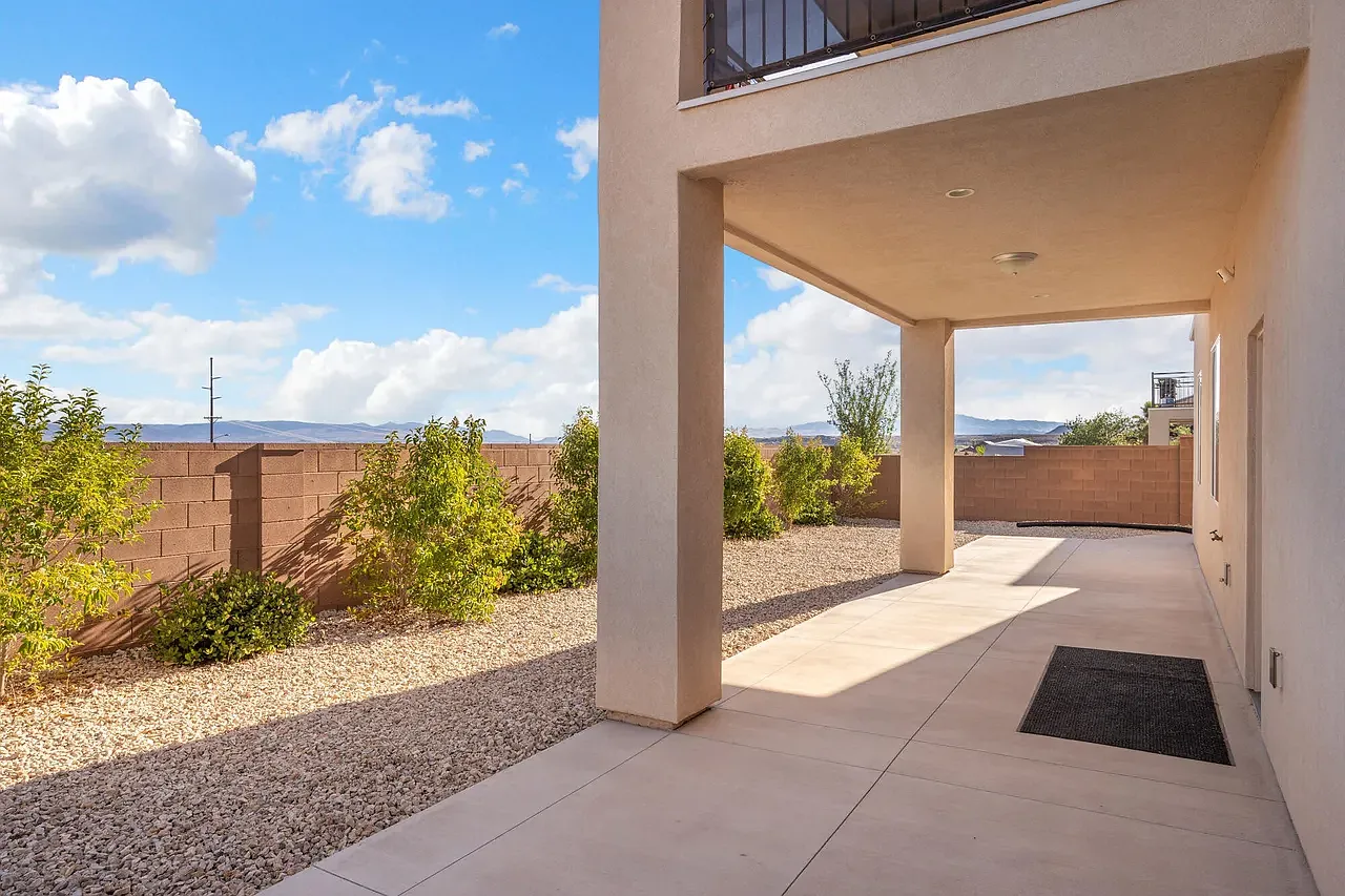 2 bed, 1605 sqft, $1,600 — Photo 1